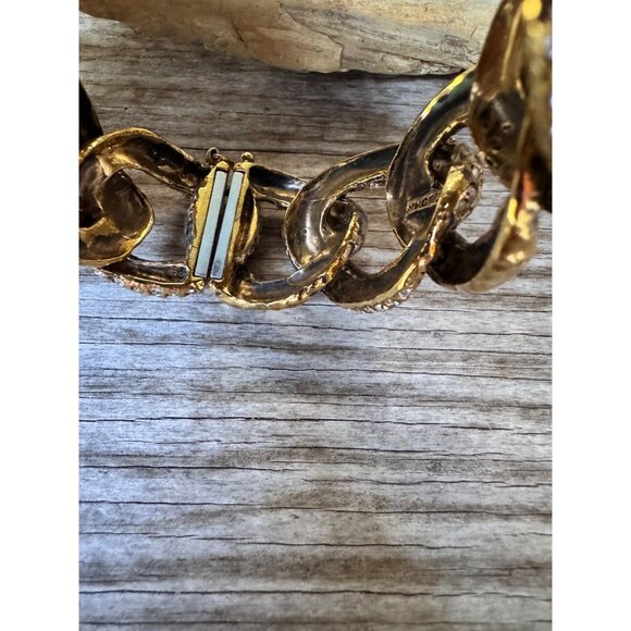 St. John Gold Tone Rhinestone Curb Link Bracelet Vintage Hammered Chain Magnetic - Picture 5 of 7